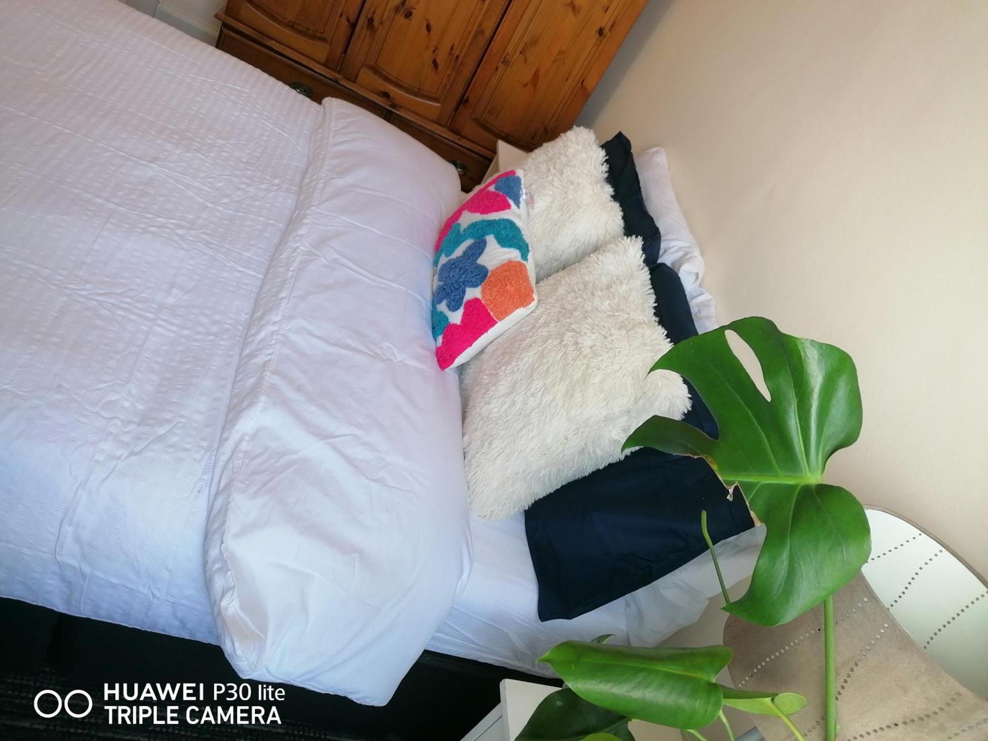 Edinburgh City Center Haymarket Double Room Exterior foto